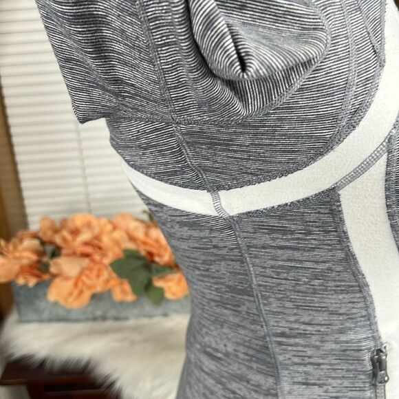 Lululemon Wee Are From Space Coal Fossil/White Define Jacket  4 *Final Price* - Picture 10 of 14
